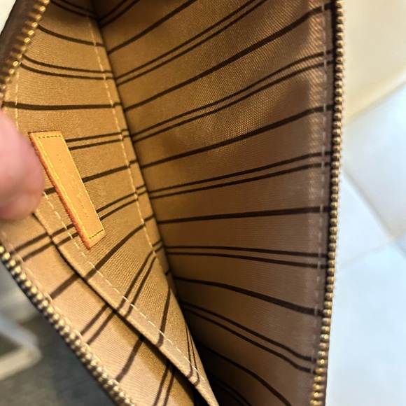 Louis Vuitton Neverfull pouch wristlet Mm/Gm - Picture 4 of 16